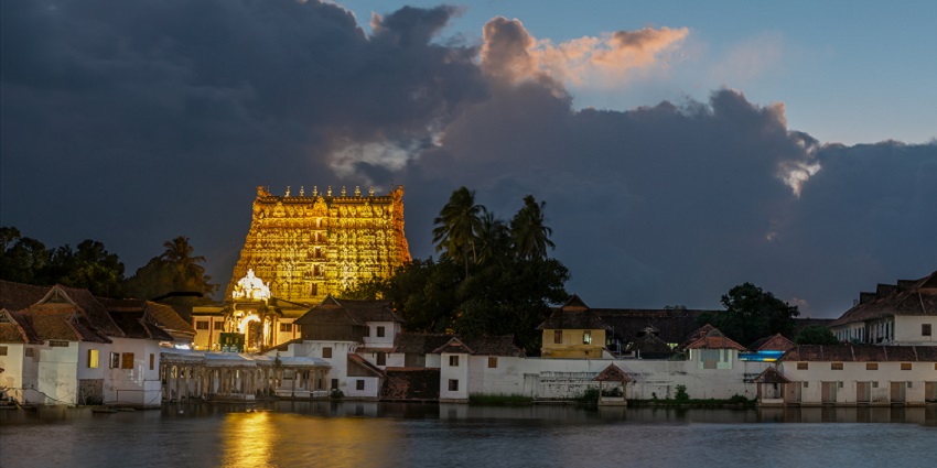 This temple is located in the pride of place at the heart of Kerala’s capital.