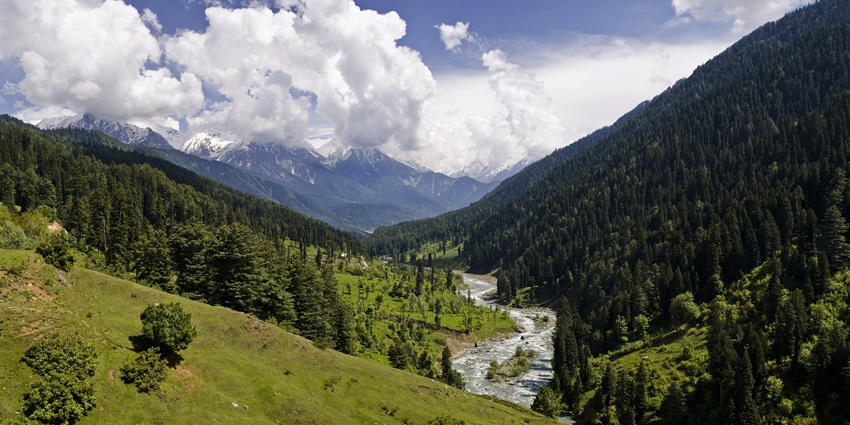 View of the Pahalgam Valley - one of the good places to visit in Kashmir in June.