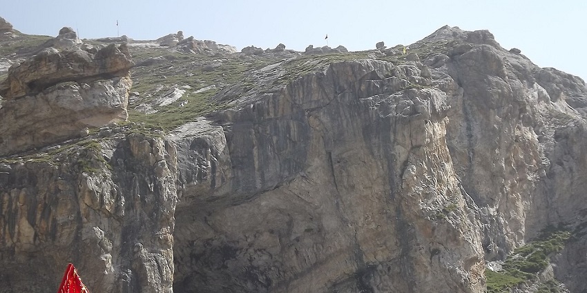 Out of the two routes for Amarnath Trekking, the other one is the Pahalgam Amarnath route.