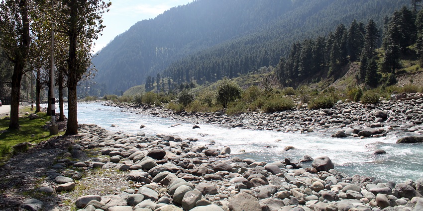 River flowing through Pahalagam one of the best places to visit near Srinagar, India.
