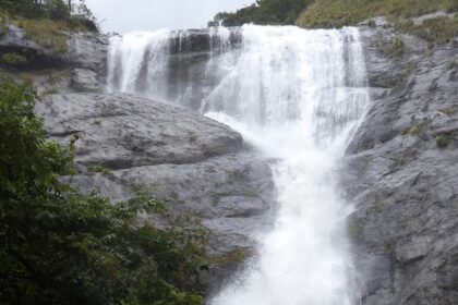 Enjoy the mesmerising Palaruvi Waterfalls on your trip to Kerala, God’s Own Country.