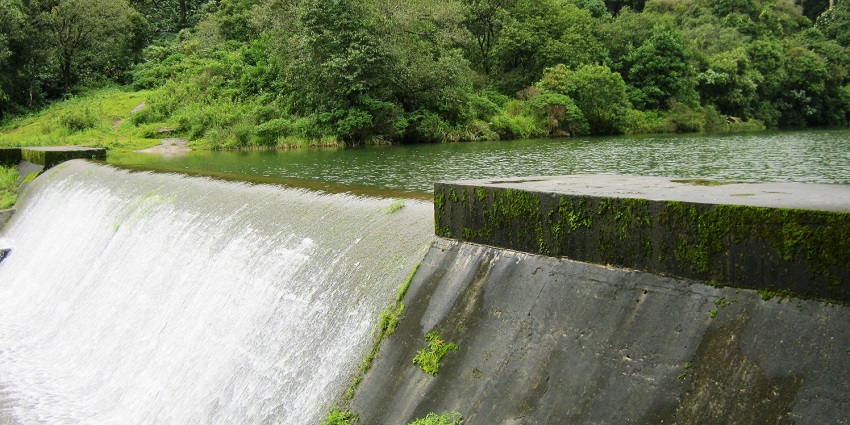 This reservoir is among the important places to visit in Gavi due to its immense utility for the town.