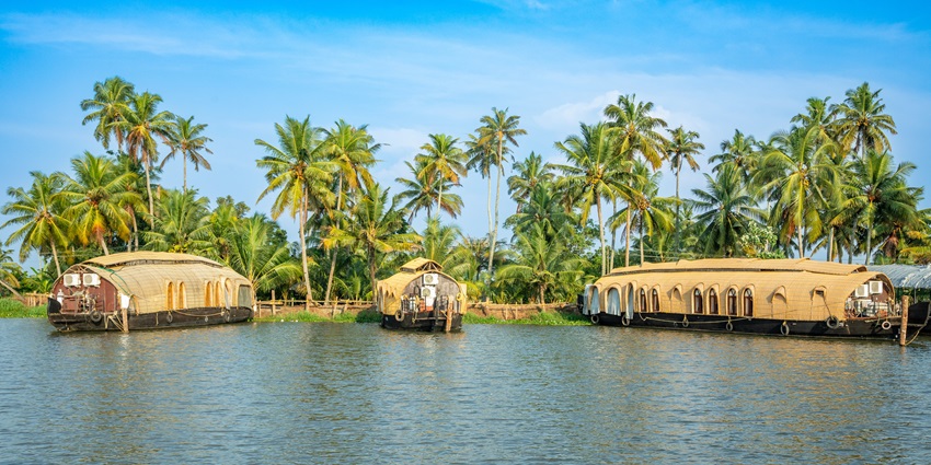 An aerial view of the Pamba River, which is one of the best places to visit in Chengannur.