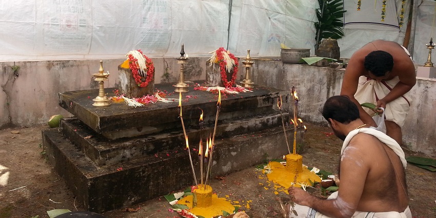 Pambummekkattu Mana is one of the famous temples in Kerala known for its ancient rituals