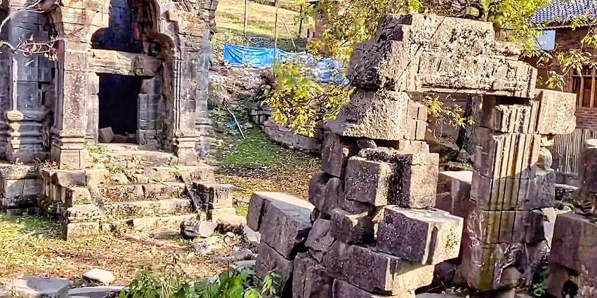 Pandrethan temple is ruins of a historic Hindu temple - one of the best Kashmir temples
