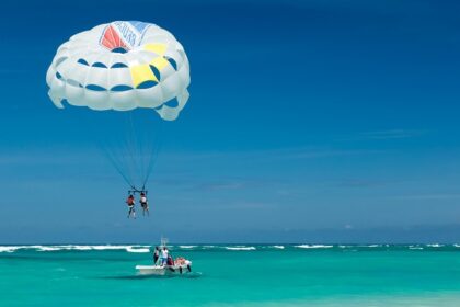 Grab a chance to soar high in the sky while parasailing in Andaman and Nicobar Islands.