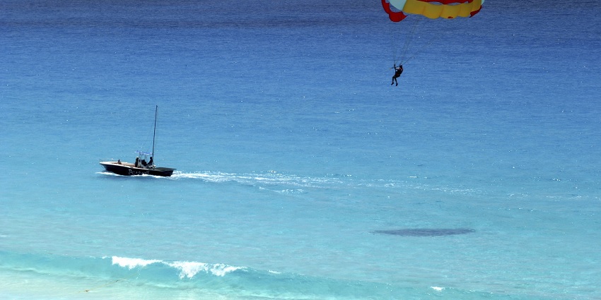 Corbyn’s Cove Beach is one of the best beaches to enjoy parasailing in Andaman.