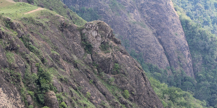 Parunthumpara in Kerala is an eagle rock with iconic views of the valley below