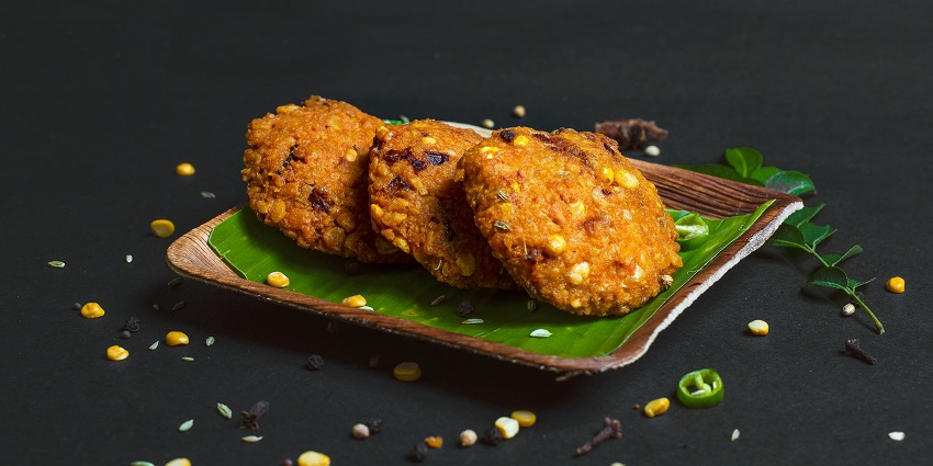 Devour delicious South Indian cuisine in the eateries and restaurants near these waterfalls