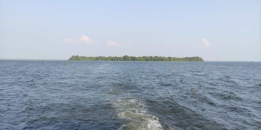 A view of Pathiramanal Island, a stunning place to visit near Kochi within 200 km.
