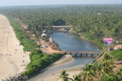 Aerial view of Payyambalam beach- a scenic spot on your places to visit near Kannur list