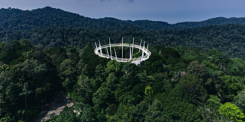 You may visit Penang Hill to cherish some breathtaking views of the mystic island.