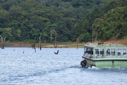 Places to visit in Thekkady cannot be complete without the spectacular Periyar Lake.