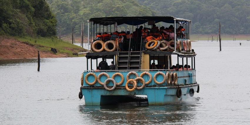 Enjoy boating and bird watching on Periyar River - Best things to do in Aluva on journey