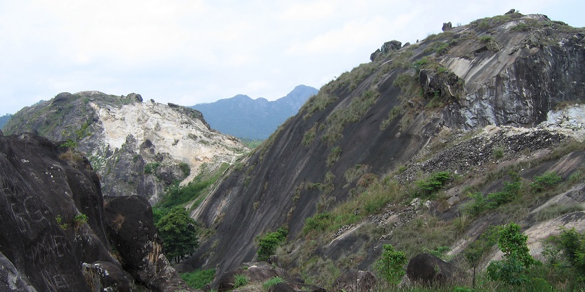 Phantom Rock is one of the best places to visit around Wayanad for lush green views.