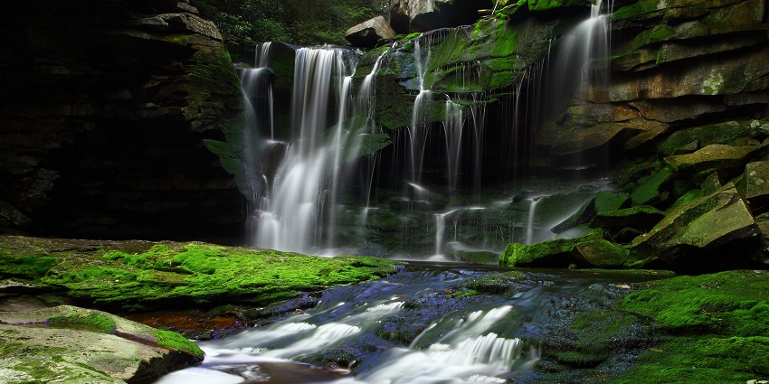 Kattikkayam Waterfalls has enormous landscapes, perfect for photography and memories.