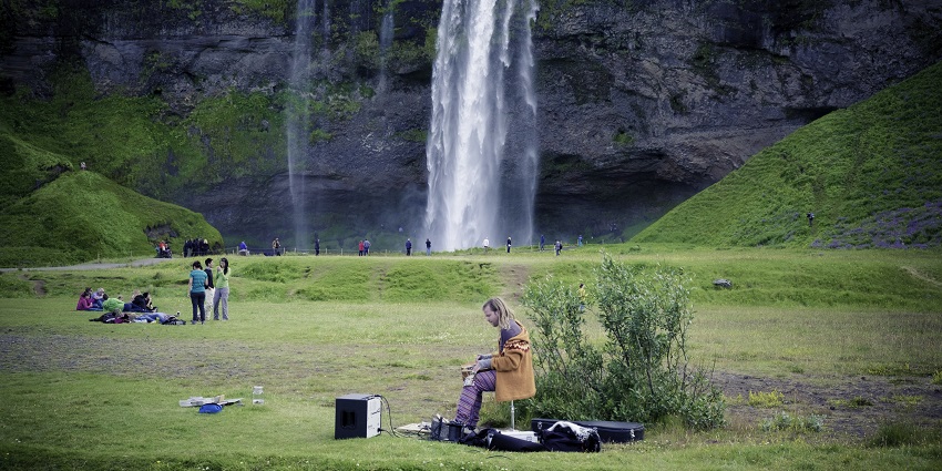 Picnics can be an amazing way to relax while enjoying the charming surroundings during the visit of these waterfalls.