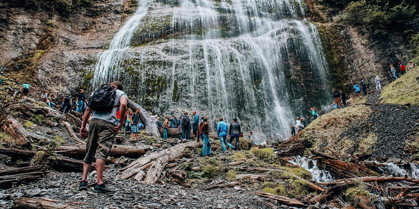 Enjoy your picnic in the forest of Karakkund Waterfalls