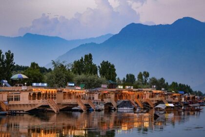 There are plenty of places to visit in Kashmir in August for a soulful experience.