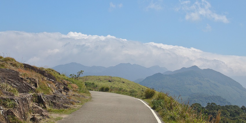 Ponmudi Hill Station is a charming hill town in Mankayam that has misty tea plantations