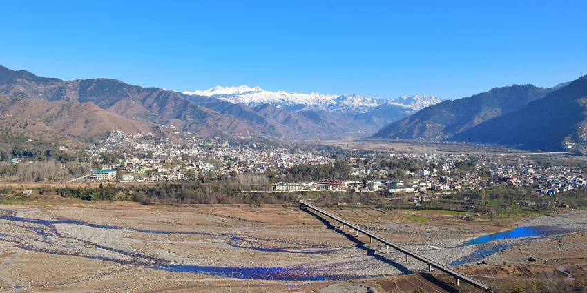 A beautiful view of Poonch- one of the best places to visit in Kashmir in December.