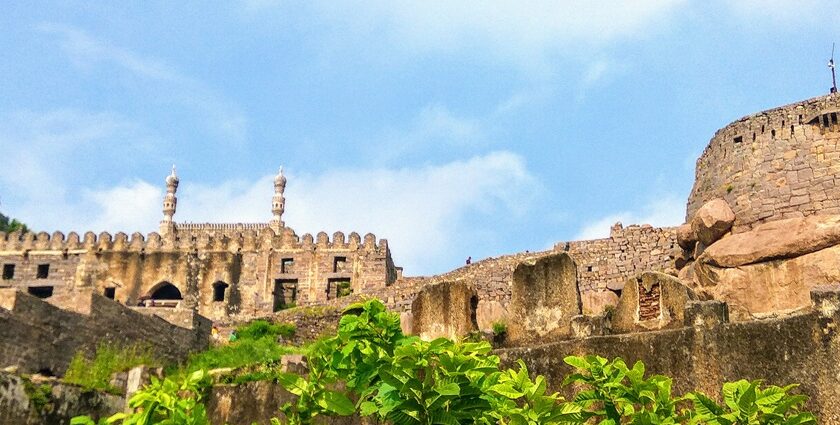 Dive into history with amazing architectural beauty with scenic views of forts in India