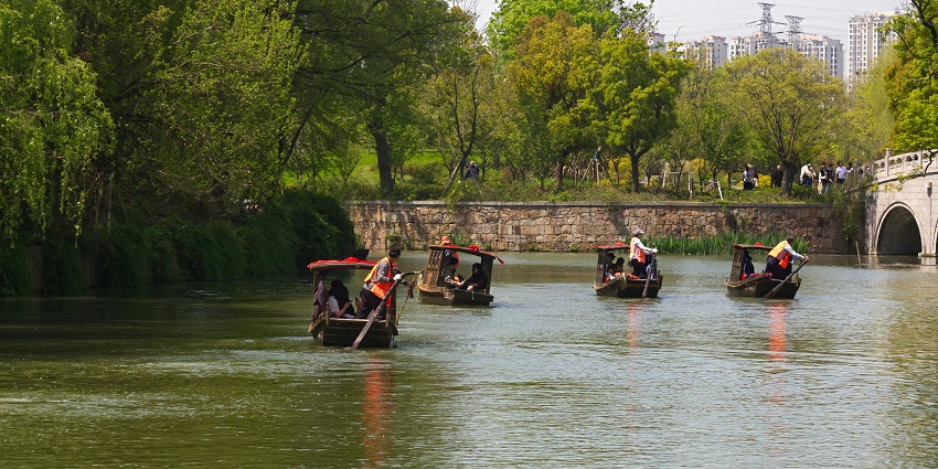 Enjoy boating at Pottas Farm World Boating Park near the Kakkadampoyil Water Theme Park.