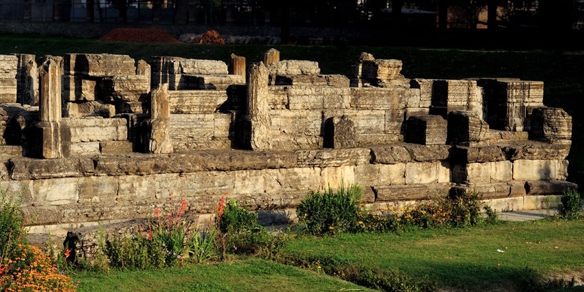 A glimpse of a temple in Pulwama, one of the top places to visit in Kashmir in August.