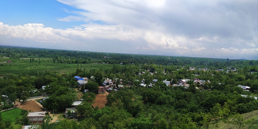 View of the Pulwama district, one of the best places to visit in Kashmir in February.