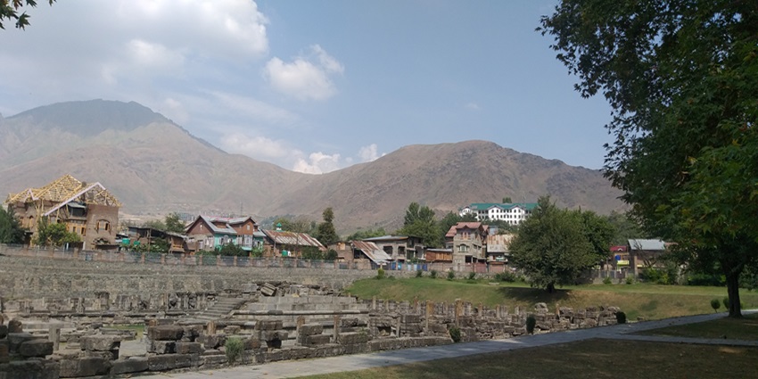 A view of Pulwama, which is one of the best places to visit in Kashmir in November