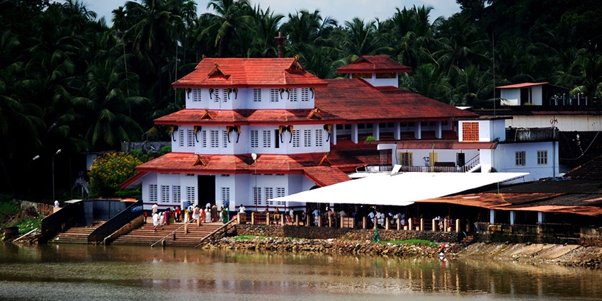 Raghavapuram Hanuman Temple has self-manifested standing idol of Lord Hanuman.