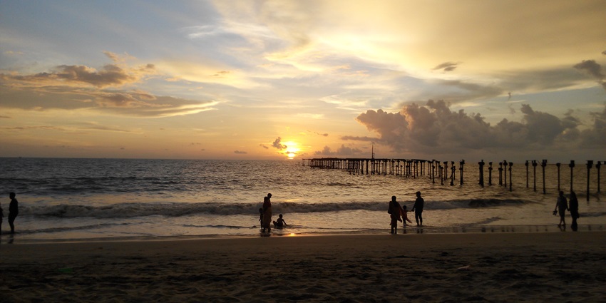 Raheem Residency is one of the best places to visit for all to enjoy Kerala Nightlife.