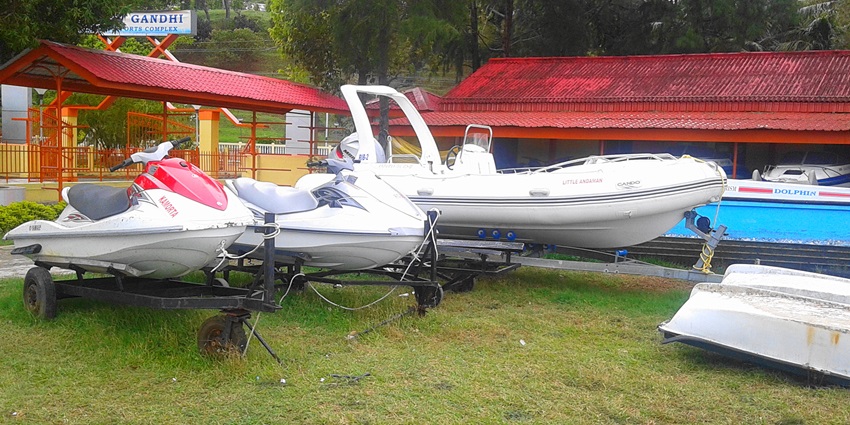 Tourists can enjoy jet skiing & speed boat rides at the Rajiv Gandhi Water Sports Complex