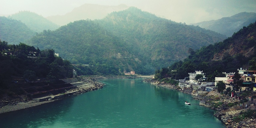 Rishikesh, with rich religious importance, serves peace and serenity to families on trips.