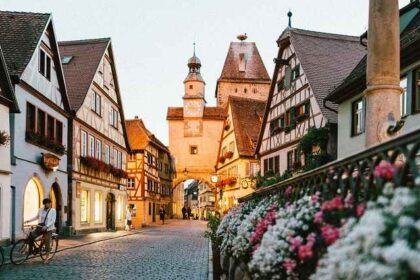 Captivating view of the streets with old-world charm in Rothenburg ob der Tauber, Germany