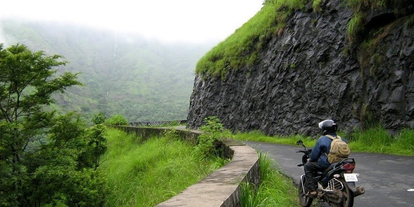 Ride up the roads wrapping the steep Vagamon hills- a lush mesmerising sight for trekkers