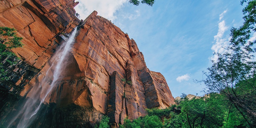 Although the terrain near the falls is not very smooth, it is quite accessible by all means of transport.