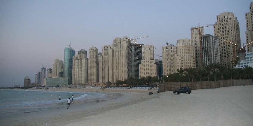 Stroll along the golden shores of this beach and soak in the refreshing serene air