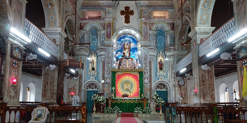 Visiting the Santa Cruz Basilica is one of the best things to do in Fort Kochi, Kerala.
