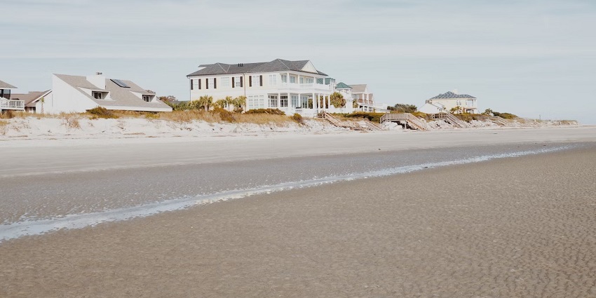 Serene stays are available on the beach for you to have a closer interaction with nature.