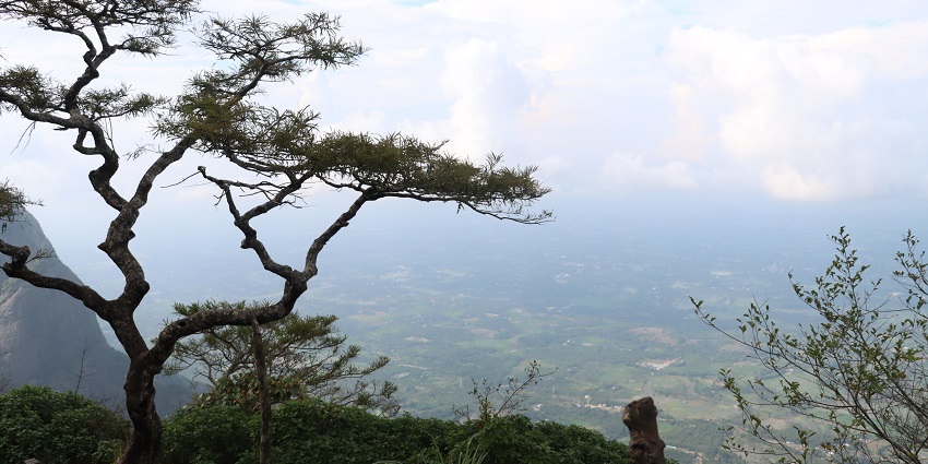 Witness the alluring views from the Seethargundu Viewpoint - Things to do in Palakkad