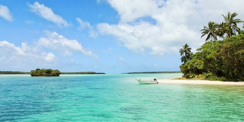 Sembawang Beach is one of the most beautiful beaches in Singapore for travellers to visit.