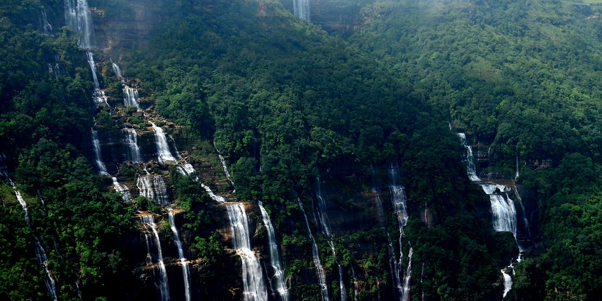 Cherish the stunning Seven Sisters Waterfalls, one of the places for the Gangtok trip.