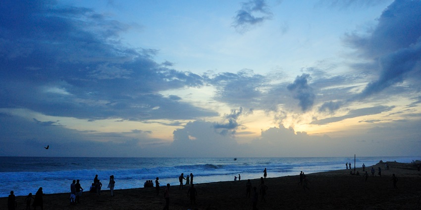 Shanghumukham Beach, with the best sunset in the city, is among the most beautiful places to visit in Trivandrum.