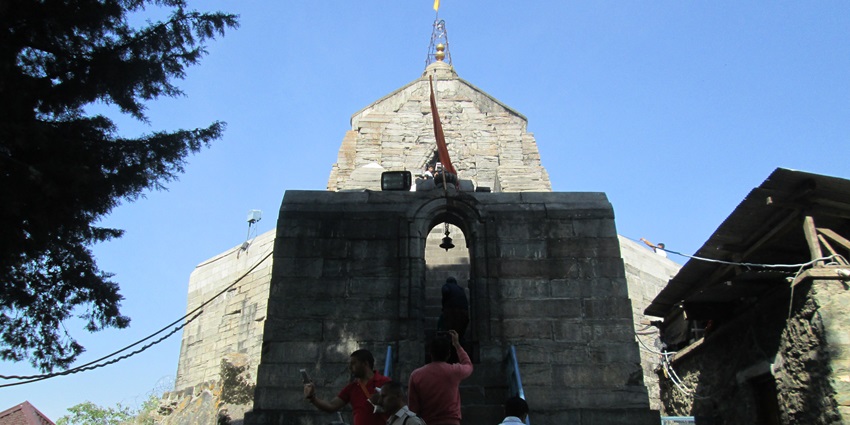 Temple atop Shankaracharya Hill - one of the best places to visit in Srinagar in December.