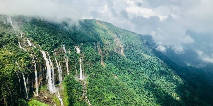 Shillong is a beautiful place in Meghalaya, popularly known as ‘Scotland of the East