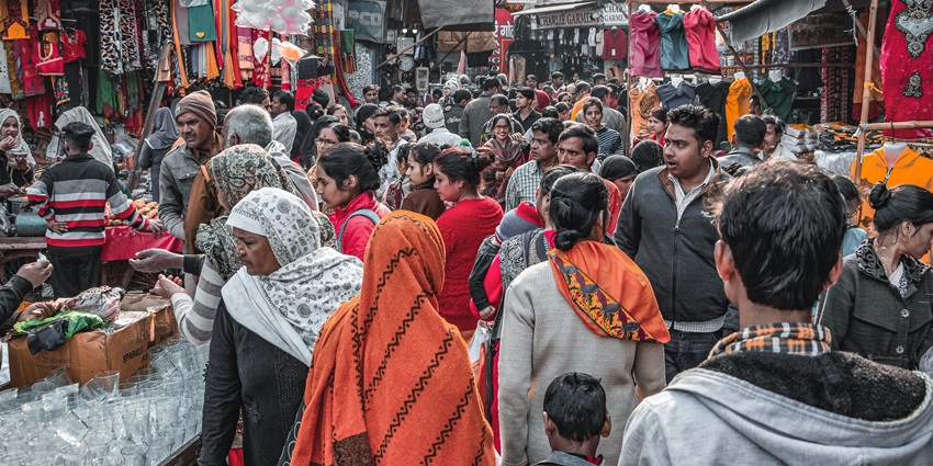 Shopping is one of the top exciting things to do in Kashmir as it has lot to offer.