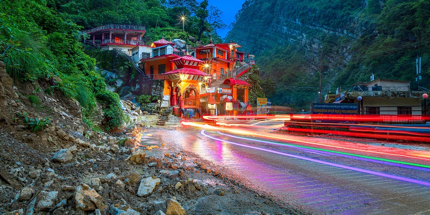 Visit the Sidh Baba Ka Mandir the adobe of the holy saint in Himalayas
