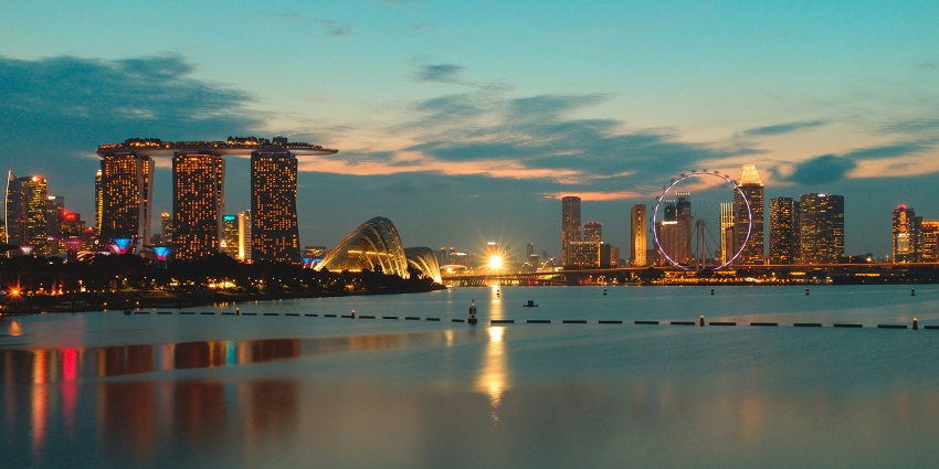 A stunning night time view of Singapore Flyer, which is a must-visit in Singapore.