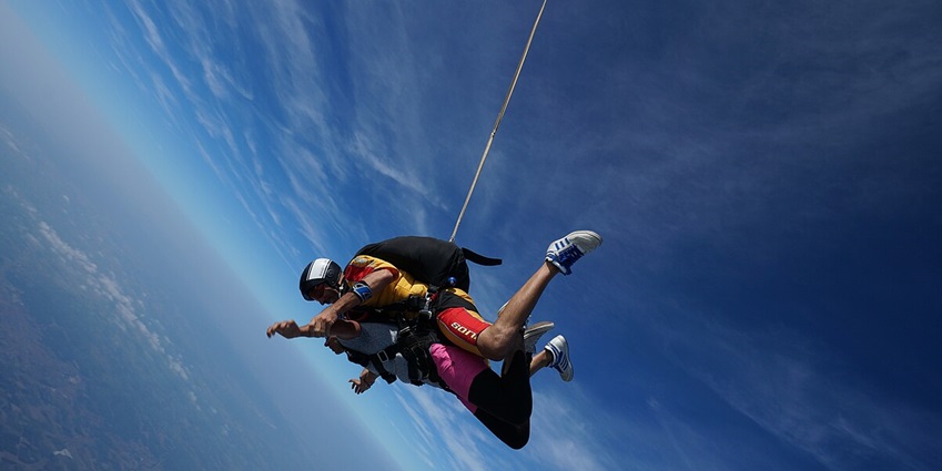 Skydiving is one of the adrenaline-pumping adventure sports in Andaman that you should try.